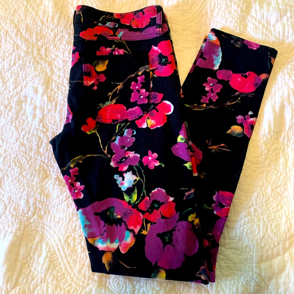Indah floral pants